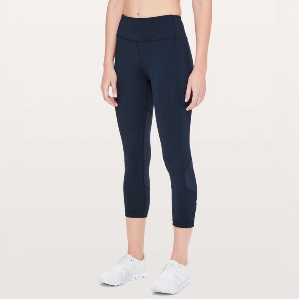 Lululemon Pace Rival Crop *Full-On Luxtreme 22"
True Navy Size 4